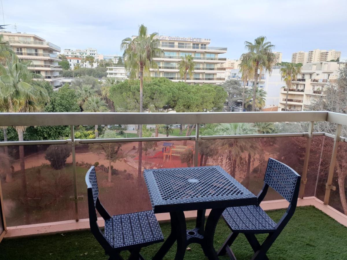 Appartement 2 Pieces Meubles A Juan Les Pins Антиб Екстериор снимка